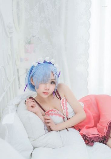 欧美最性钢管舞娘视频_4K高清视频观看