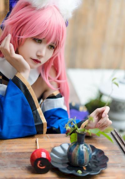 欧美透明比基尼美女_720高清电影在线