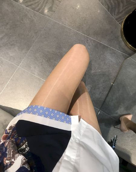 欧美黑白图片侧颜_迅雷在线观看