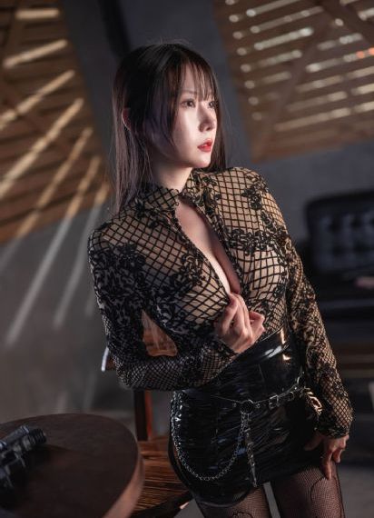 欧美牛仔裤女坐脸图片_BD超清免费观看
