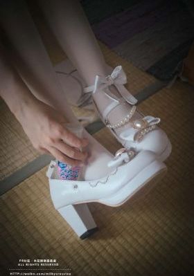欧美男生头像黑白唯美_免费追剧在线观看